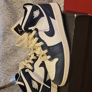 JORDAN 1 MID Navy and White